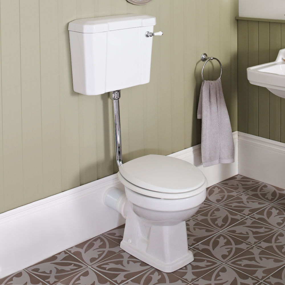 Carlton Traditional Low Level Toilet Ceramic Pan Cistern & Soft Close 